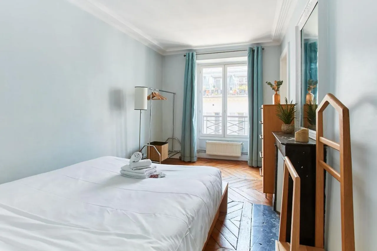 Place Vendome And Madeleine City Apartment Paris